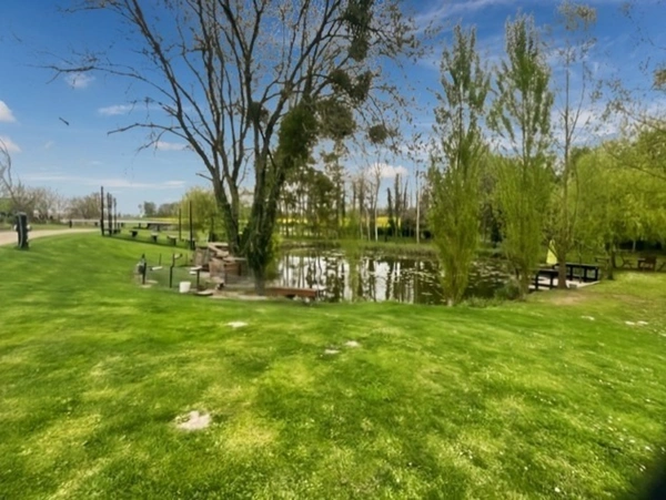 Propriété rare, sur 5900m²,2 habitations  500m² , 2 étangs, un espace bien être...