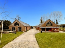 Rare : ensemble architectural unique de 500 m², deux maisons indépendantes sur un parc clos de 5900 m²