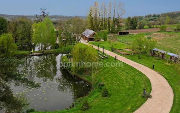 Rare : ensemble architectural unique de 500 m², deux maisons indépendantes sur un parc clos de 5900 m²