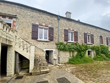 Belle longère en pierres ancien chai de Champagne