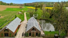 Propriété atypique, sur 5900m²,2 habitations, étangs, un espace bien être.., un potentiel exceptionnel à découvrir.