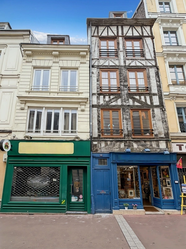 Rouen Hyper Centre Immeubles 10 F1 - 2 locaux commerciaux 