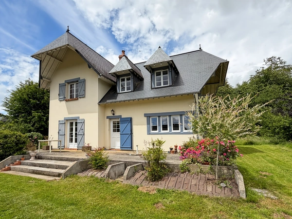 LE MESNIL LIEUBRAY Belle maison 143 m2 - 6 pièces - 1520 m2 terrain 
