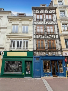 Rouen Hyper Centre Immeubles 10 F1 - 2 locaux commerciaux 