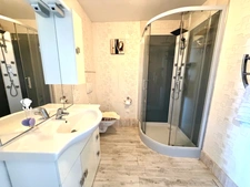 🌿 LES OUBEAUX (14230) – Domaine de charme avec chambres d’hôtes, roulotte et plus de 2,2 hectares