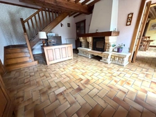 # MÉAUTIS (50) – PROPRIÉTÉ DE CARACTÈRE AVEC PLUS DE 900 M² DE BÂTIMENTS – IDÉALE POUR ENTREPRENEUR