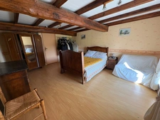 🏡 Ancien corps de ferme à Carantilly – charme, espace et potentiel réunis (50)