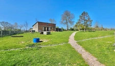 🌿 LES OUBEAUX (14230) – Domaine de charme avec chambres d’hôtes, roulotte et plus de 2,2 hectares