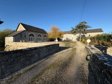 Propriété d’exception en pierre – 316 m² habitables – Nouveauté sur le marché – Idéale pour projet professionnel ou grande demeure familiale CARENTAN (50)
