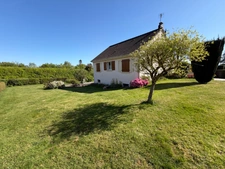 🏡 Pavillon sur sous-sol complet – 2 chambres + potentiel 3ème –  AGNEAUX (50)
