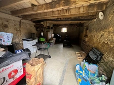 Longère rénovée à vendre à Notre-Dame-de-Cenilly (50) – Terrain de 12 300 m², dépendances et enclos, sans voisin