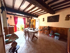 🏡 Ancien corps de ferme à Carantilly – charme, espace et potentiel réunis (50)