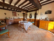 🏡 Ancien corps de ferme à Carantilly – charme, espace et potentiel réunis (50)