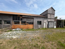 À quelques minutes de Périers – Propriété avec habitation familiale, hangar professionnel et bureaux sur 4 104 m² (50)