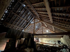 🏡 Ancien corps de ferme à Carantilly – charme, espace et potentiel réunis (50)