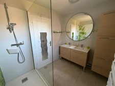 Ensemble immobilier de deux maisons avec activité de chambres d’hôtes – À 150 m de la mer à CREANCES (50)