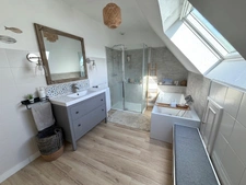 MAISON COUP DE CŒUR DE 230 M², 5 CHAMBRES ET 2,4 HECTARES CARANTILLY (50)