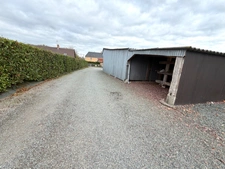 # MÉAUTIS (50) – PROPRIÉTÉ DE CARACTÈRE AVEC PLUS DE 900 M² DE BÂTIMENTS – IDÉALE POUR ENTREPRENEUR