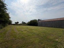 À quelques minutes de Périers – Propriété avec habitation familiale, hangar professionnel et bureaux sur 4 104 m² (50)