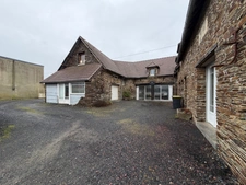 Maison en pierre de caractère – 175 m² habitables – Dépendances 100 m² – LA BARRE DE SEMILLY (50)