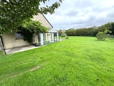 ? Pavillon lumineux avec jardin arboré – Marigny (2006)