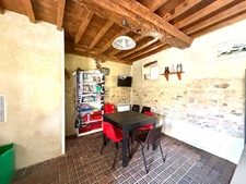🌿 LES OUBEAUX (14230) – Domaine de charme avec chambres d’hôtes, roulotte et plus de 2,2 hectares