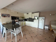 🏡 EXCLUSIVITÉ – MAISON RÉNOVÉE AVEC DÉPENDANCES, GARAGE ET JARDIN CLOS – LOZON (50)