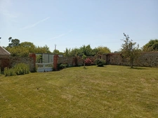 Corps de ferme avec maison rénovée, gîte et nombreuses dépendances sur près de 3 hectares LA HAYE DU PUITS (50)