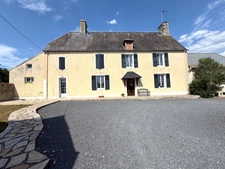 🌿 LES OUBEAUX (14230) – Domaine de charme avec chambres d’hôtes, roulotte et plus de 2,2 hectares