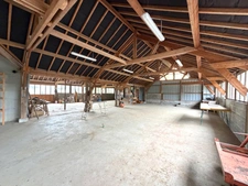 # MÉAUTIS (50) – PROPRIÉTÉ DE CARACTÈRE AVEC PLUS DE 900 M² DE BÂTIMENTS – IDÉALE POUR ENTREPRENEUR