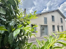 MAISON DE 80 M², TERRAIN CLOS DE 670 M², TERRASSE DE 35 M², 4 CHAMBRES DONT 1 SUITE PARENTALE ET 3 GARAGES