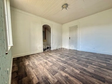 MAISON DE 80 M², TERRASSE DE 35 M², TERRAIN CLOS DE 670 M², 3 CHAMBRES ET 3 GARAGES