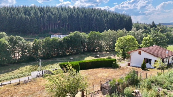 Maison 70 m² – 2 chambres  - terrain clos 1 425 m² – double garage.