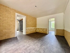 MAISON DE 80 M², TERRAIN CLOS DE 670 M², TERRASSE DE 35 M², 4 CHAMBRES DONT 1 SUITE PARENTALE ET 3 GARAGES