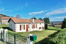 MAISON 120 M², DOUBLE VITRAGE, TAXE FONCIÈRE 419 €, TERRAIN CLOS 1 525 M², HAMEAU PAISIBLE.