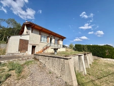 Maison 70 m² – 2 chambres  - terrain clos 1 425 m² – double garage.