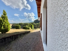Maison 70 m² – 2 chambres  - terrain clos 1 425 m² – double garage.