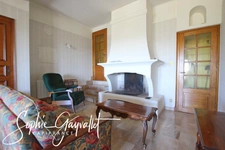 COEUR DE VILLAGE - Grande maison avec T2 et annexes généreuses. 