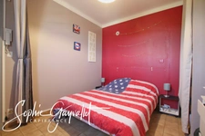 COEUR DE VILLAGE - Grande maison avec T2 et annexes généreuses. 