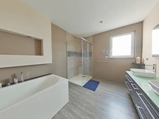 Beau pavillon individuel avec prestations haut de gamme