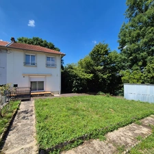Maison Jumelée à Vendre – Saint-Nicolas, en Forêt – Calme et Verdure