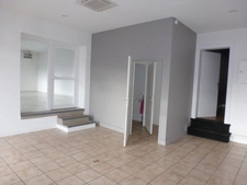 Maison individuelle avec local commercial 
