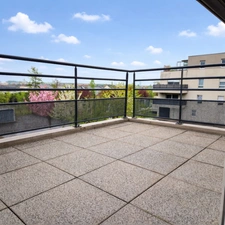 AMNEVILLE APPARTEMENT F2 DANS RESIDENCE RECENTE