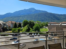 Exclusivité Bonneville – Élégant appartement T3 de 60 m² avec terrasse, garage et superbe vue sur les montagnes (74)