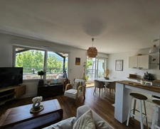 Vétraz-Monthoux – Appartement T3 avec balcon, garage fermé et stationnement privatif (74)