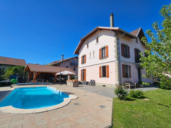 Maison de caractère avec piscine au cœur de Nangy (74380) - 