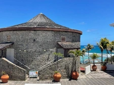 SAINT FRANCOIS (971) QUARTIER MANGANAO STUDIO MEUBLE DANS RESIDENCE AVEC PISCINE ET A 2 PAS DES PLAGES