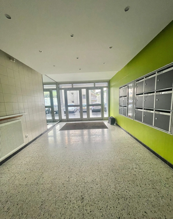 Appartement 80m2 - Parking - Fort potentiel - Quartier Bellevue - Le Mont - LA Jomayère