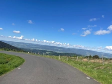 🌿 Maison principale+gîte indépendant – 5 588 m² de terrain – revenus locatifs – Grandrif (63)-Livradois-Forez- Col Des Pradeaux