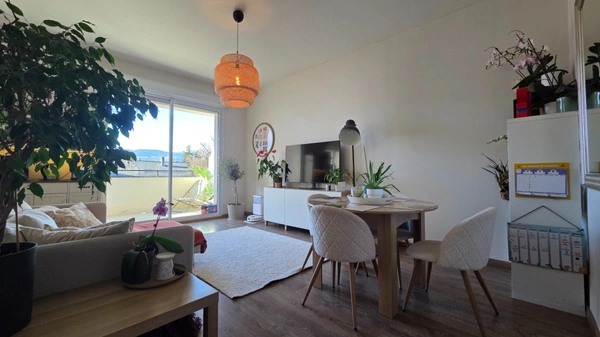 Bel appartement lumineux et parfaitement agencé